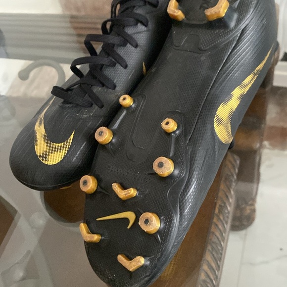Nike mercurial cleats - Picture 3 of 4